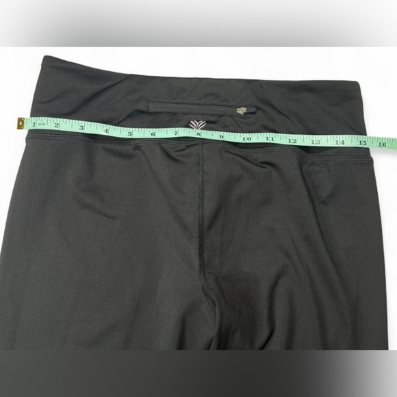 FOREVER 21 Capri Leggings • Jet Black Activewear • Large • With Pocket • Mesh - Picture 6 of 8